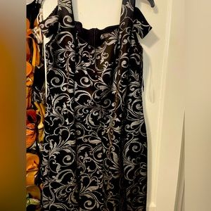 Formal dress. Never worn. Xlg